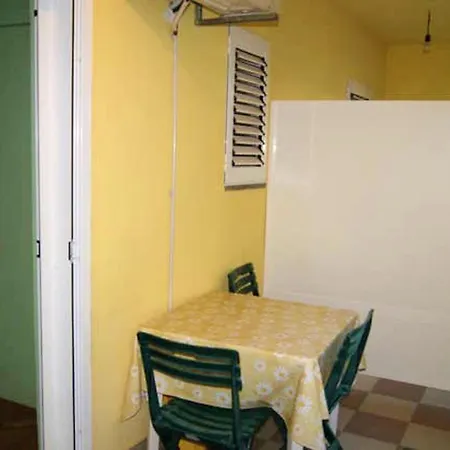Appartement One Bedroom Appartement With Wifi At Zadar
